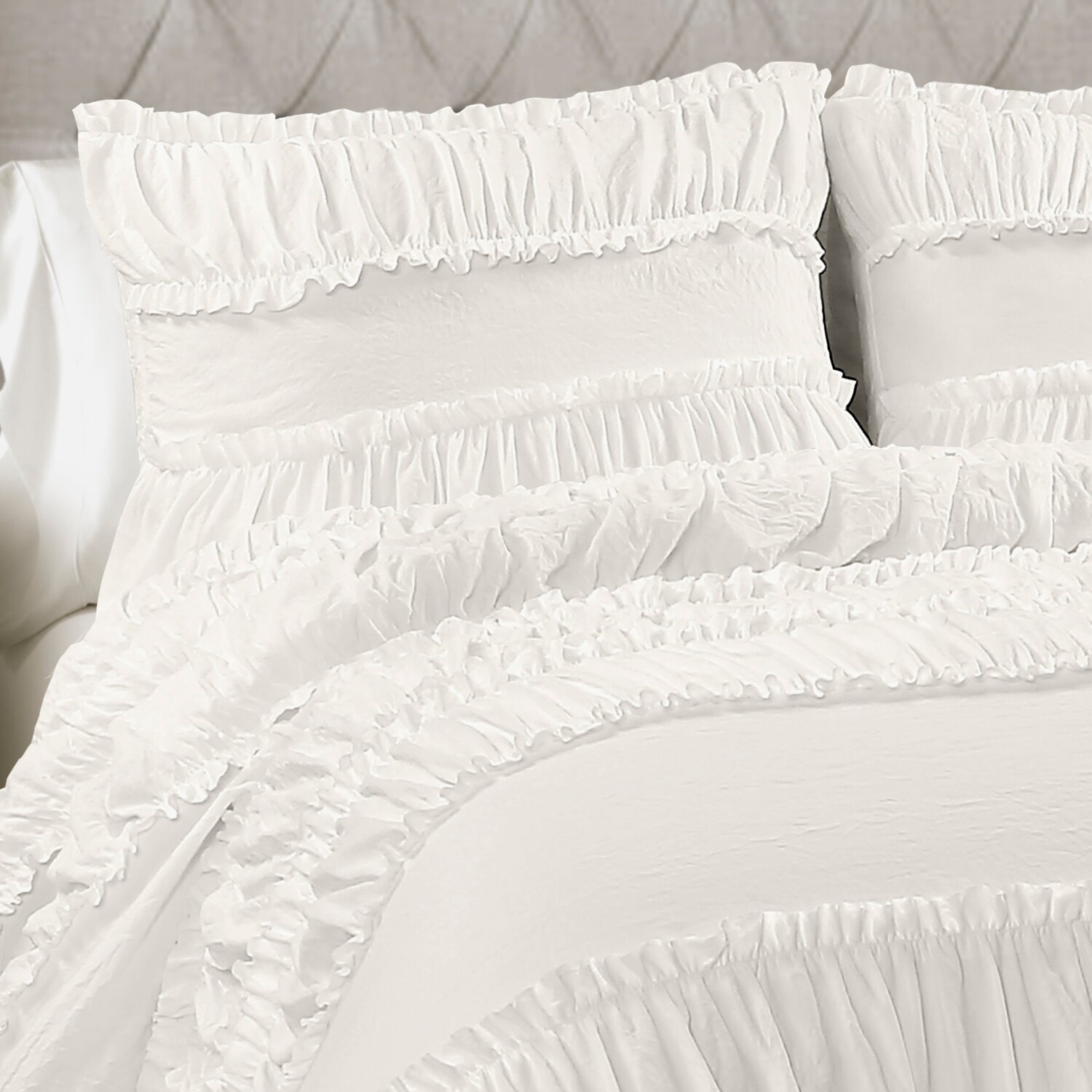 

Комплект одеял Nova из 3 предметов с рюшами Lush Decor, цвет Off White