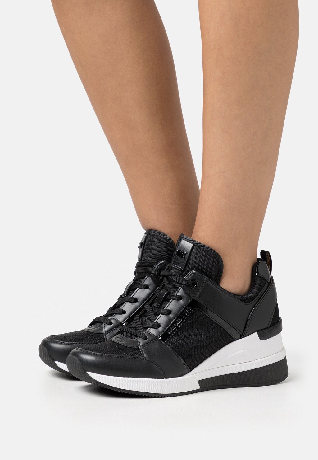 

Кроссовки MICHAEL Michael Kors, черный