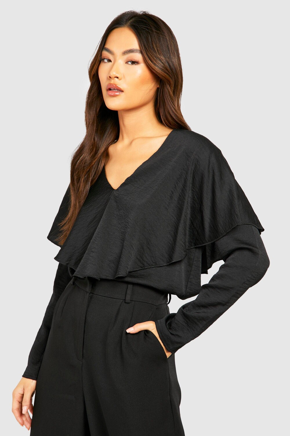 

Многослойная блузка из матового атласа Boohoo, черный