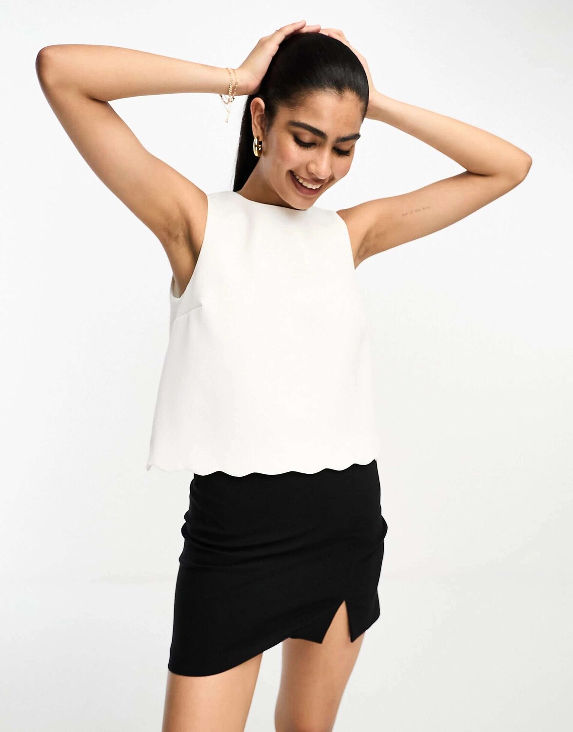 

Белый топ-ракушка River Island с фестонами
