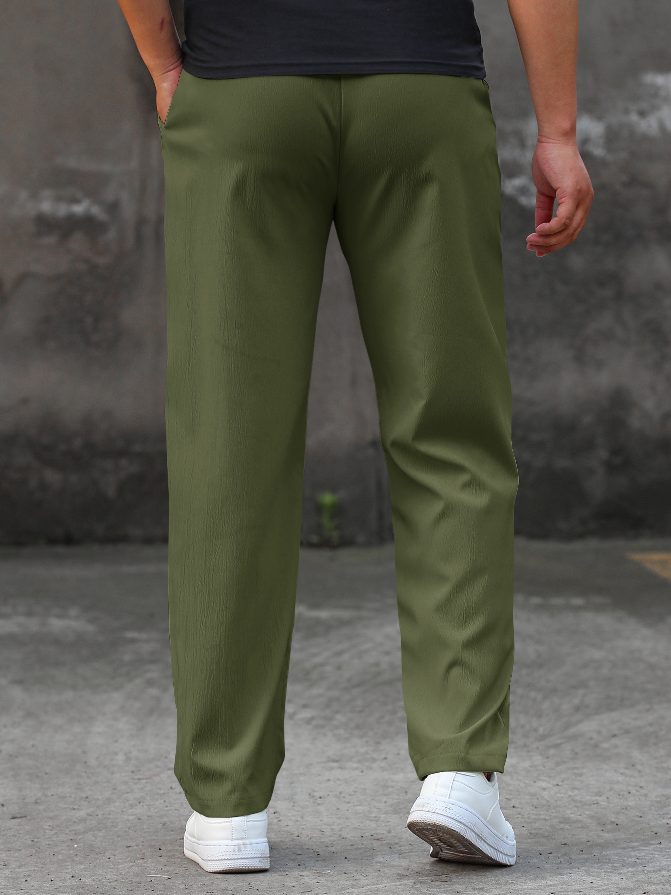 Мужские прямые брюки свободного кроя Manfinity Homme с буквенными нашивками и шнурком на талии, армейский зеленый