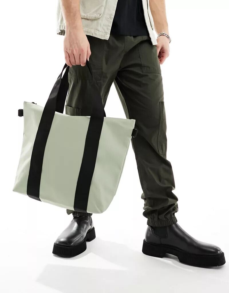 

Небольшая водонепроницаемая сумка-тоут Rains Tote с ремешком через плечо шалфейного цвета