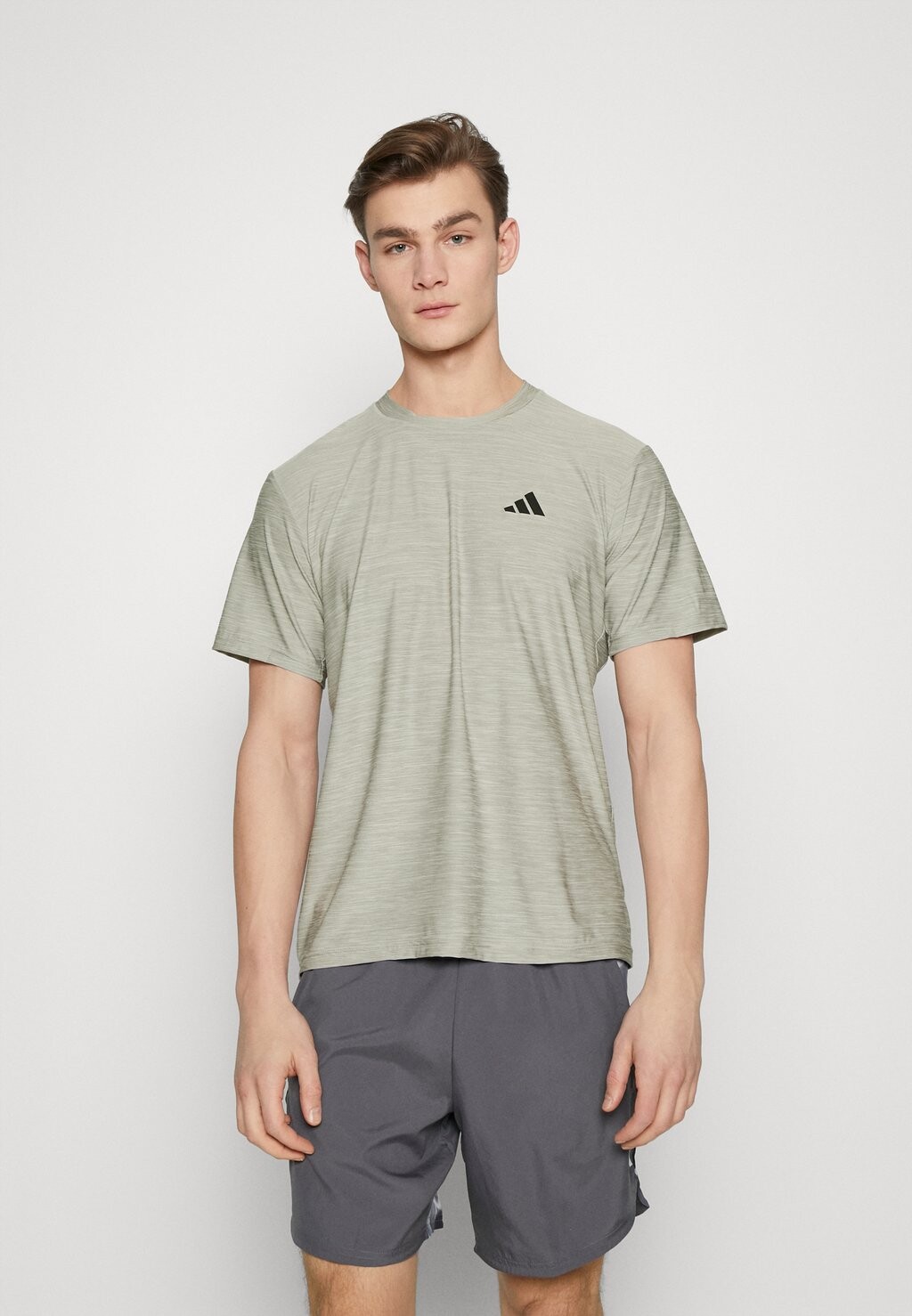 

Футболка Adidas