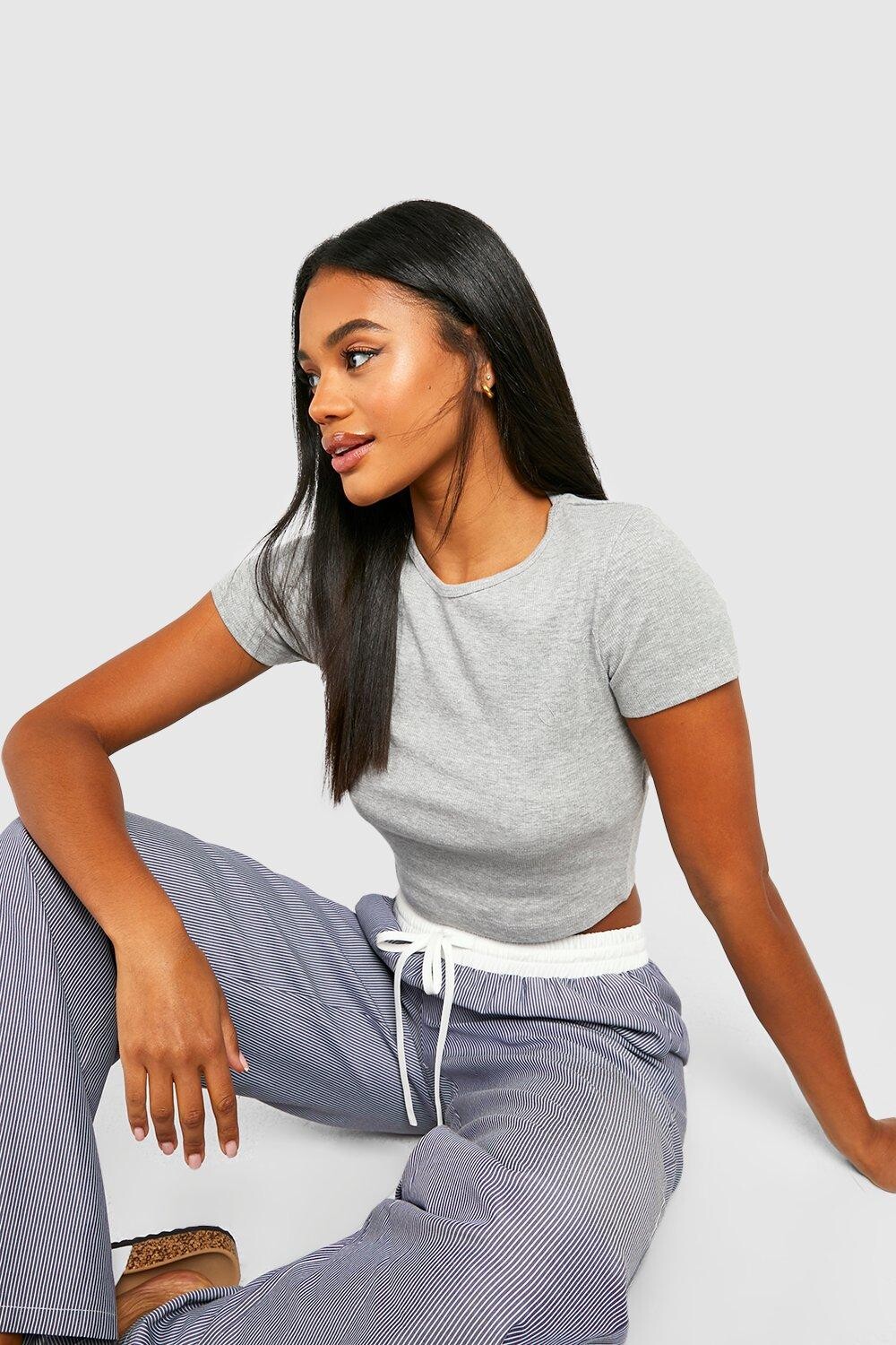 

Укороченная футболка с короткими рукавами в ребрику Boohoo, серый