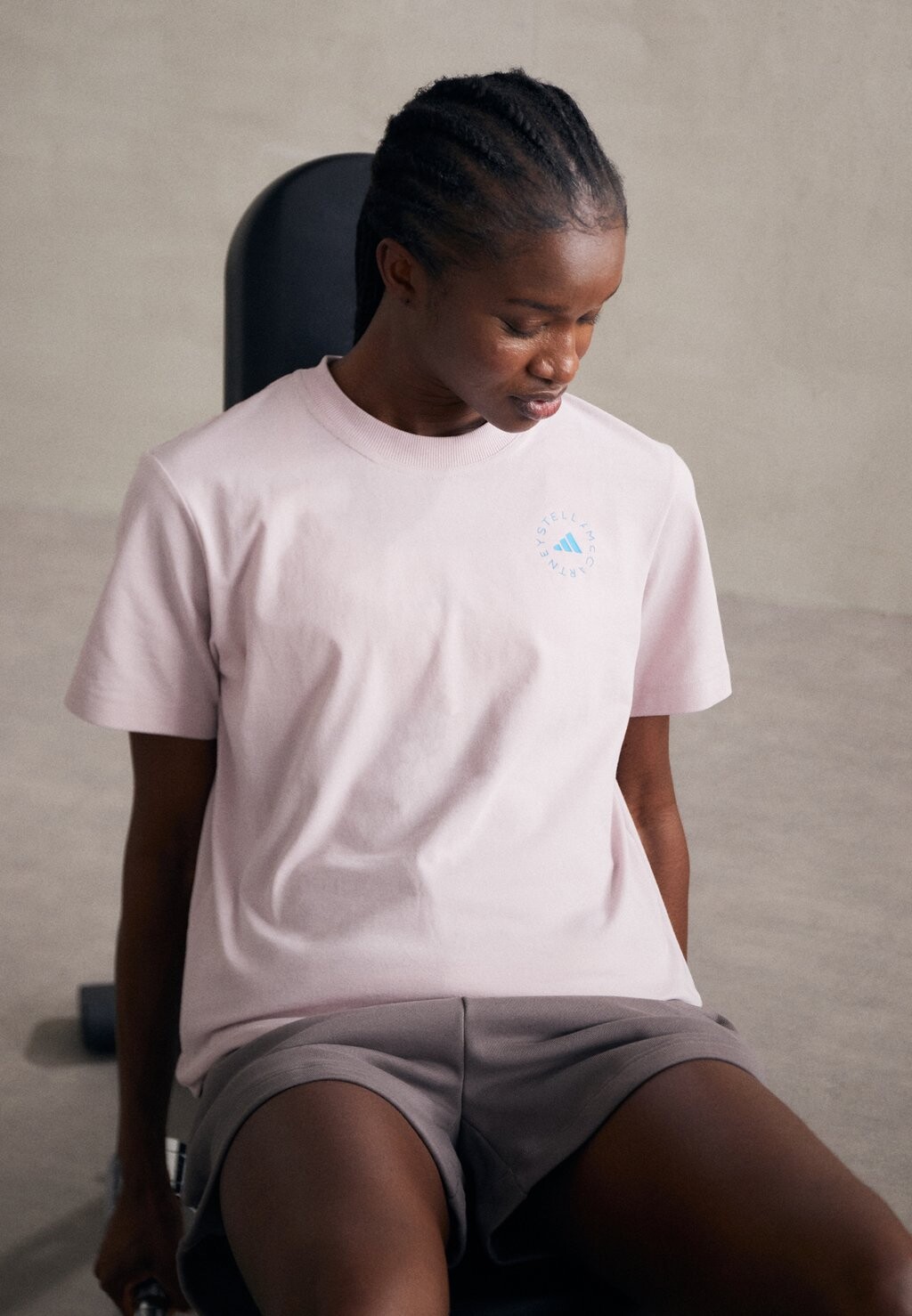 

Базовая футболка Tee adidas by Stella McCartney, цвет new rose
