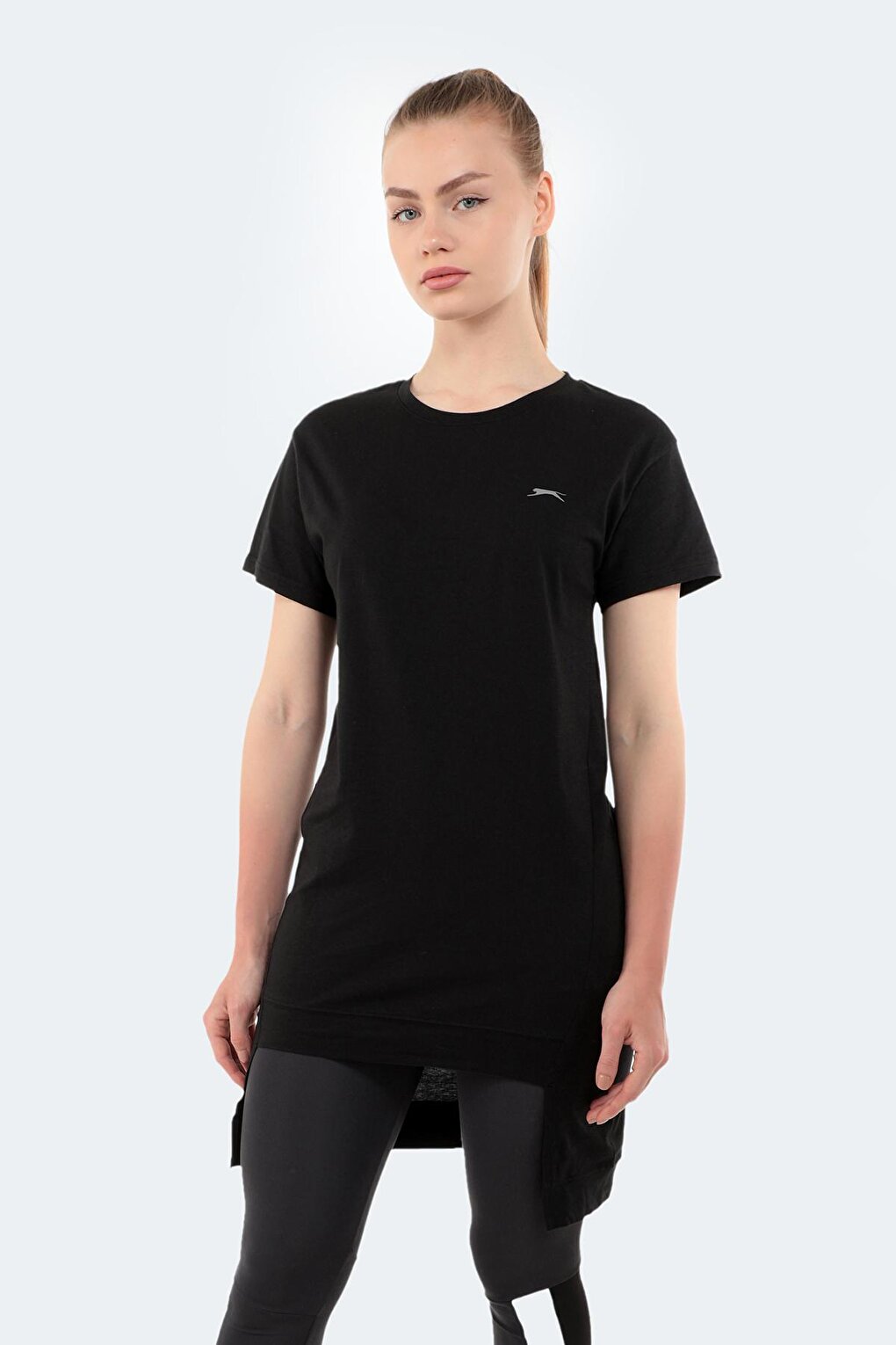 Женская футболка MINATO черная SLAZENGER