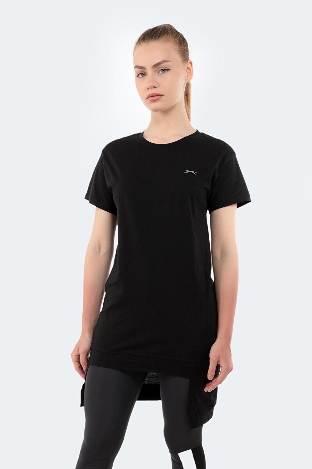 

Женская футболка MINATO черная SLAZENGER, Черный