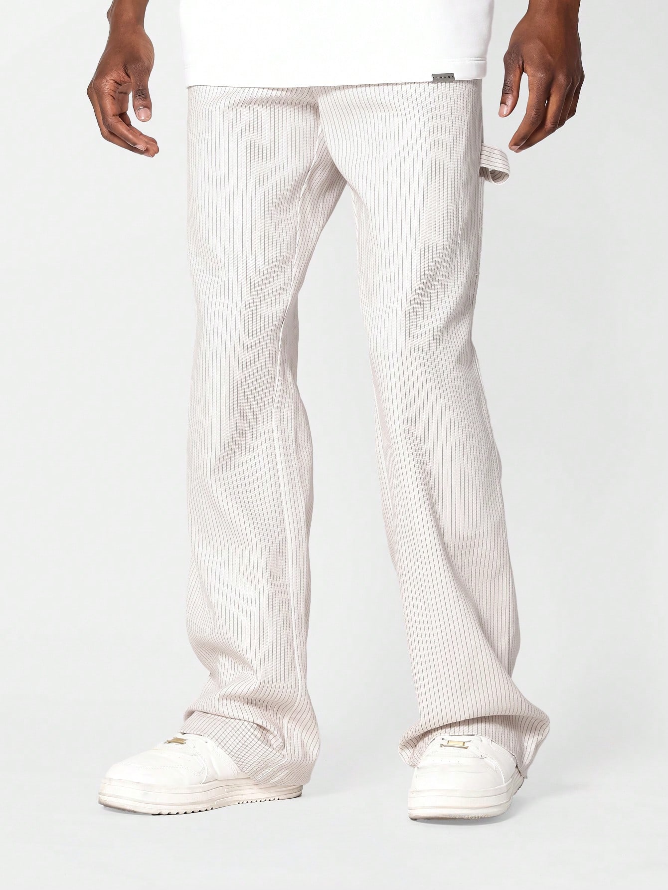 sumwon нейлоновые брюки для костюма мокко браун SUMWON Джинсы свободного кроя с полосками Carpenter, абрикос