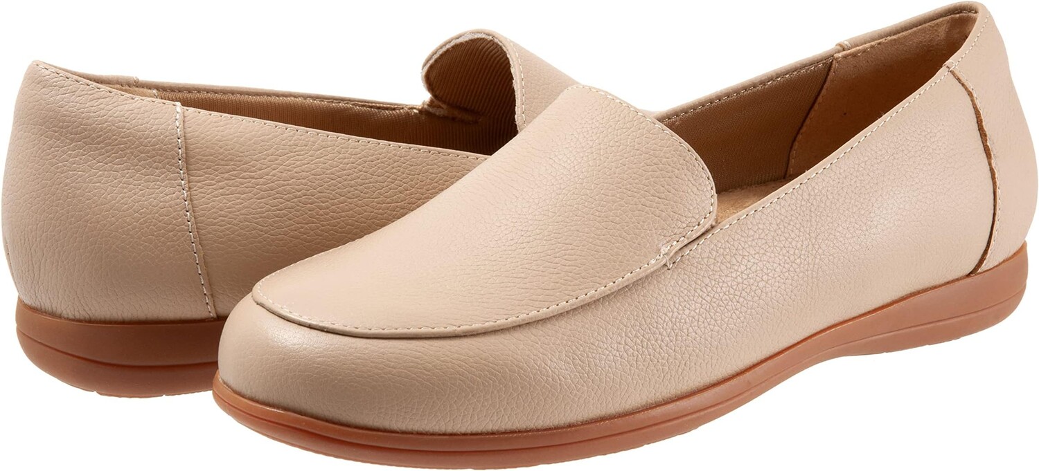 

Лоферы Deanna Trotters, цвет Nude