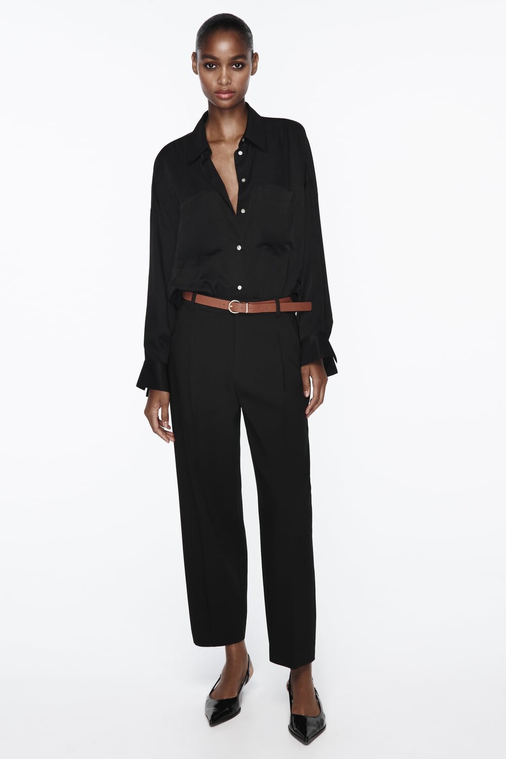 

Брюки морковного кроя с поясом ZARA, черный