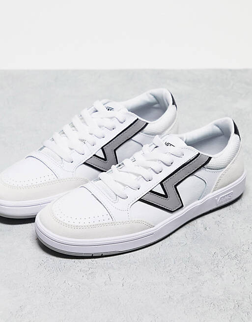

Белые кроссовки Vans Lowland с серой полоской по бокам