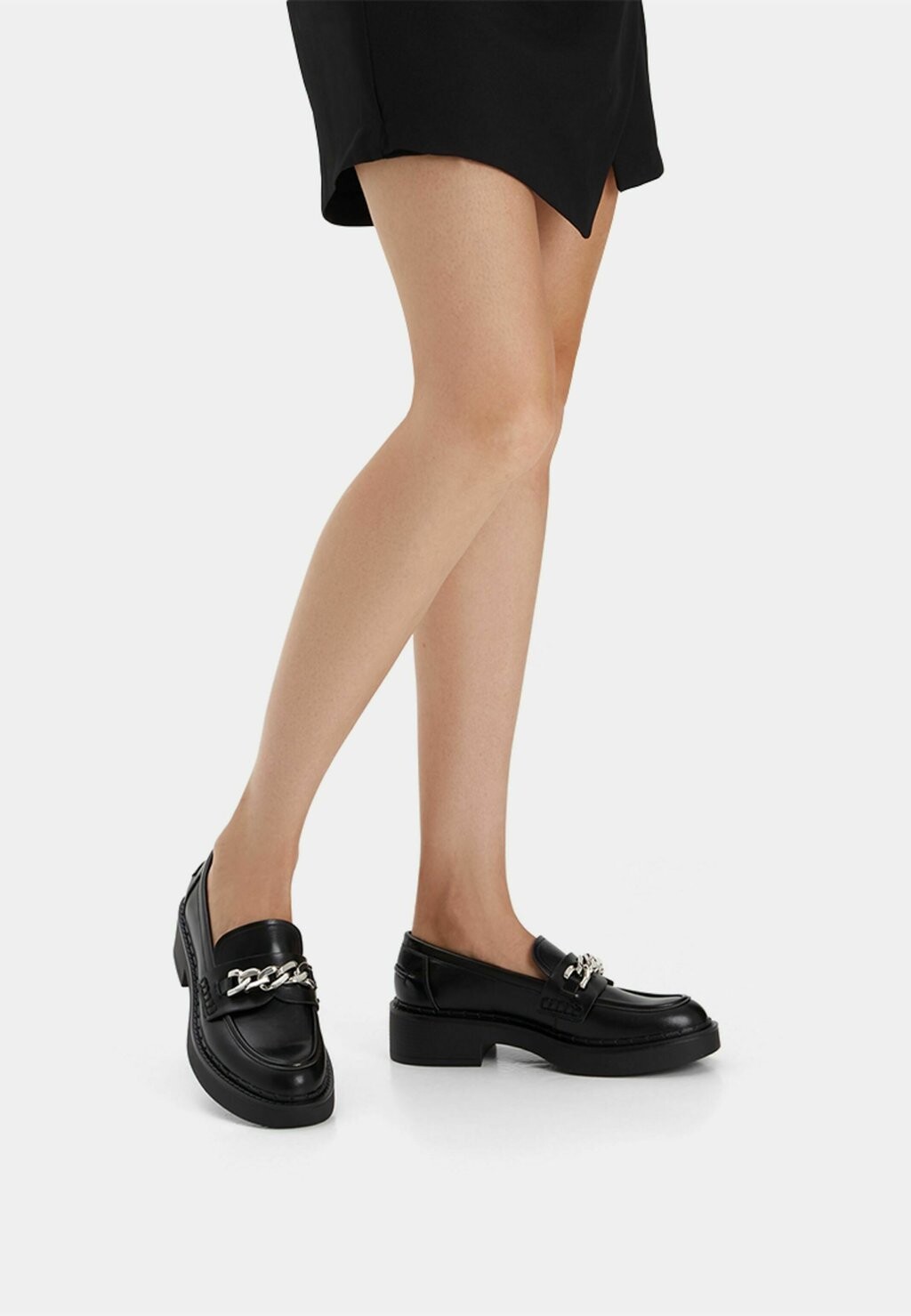 

Лоферы Bershka, черный