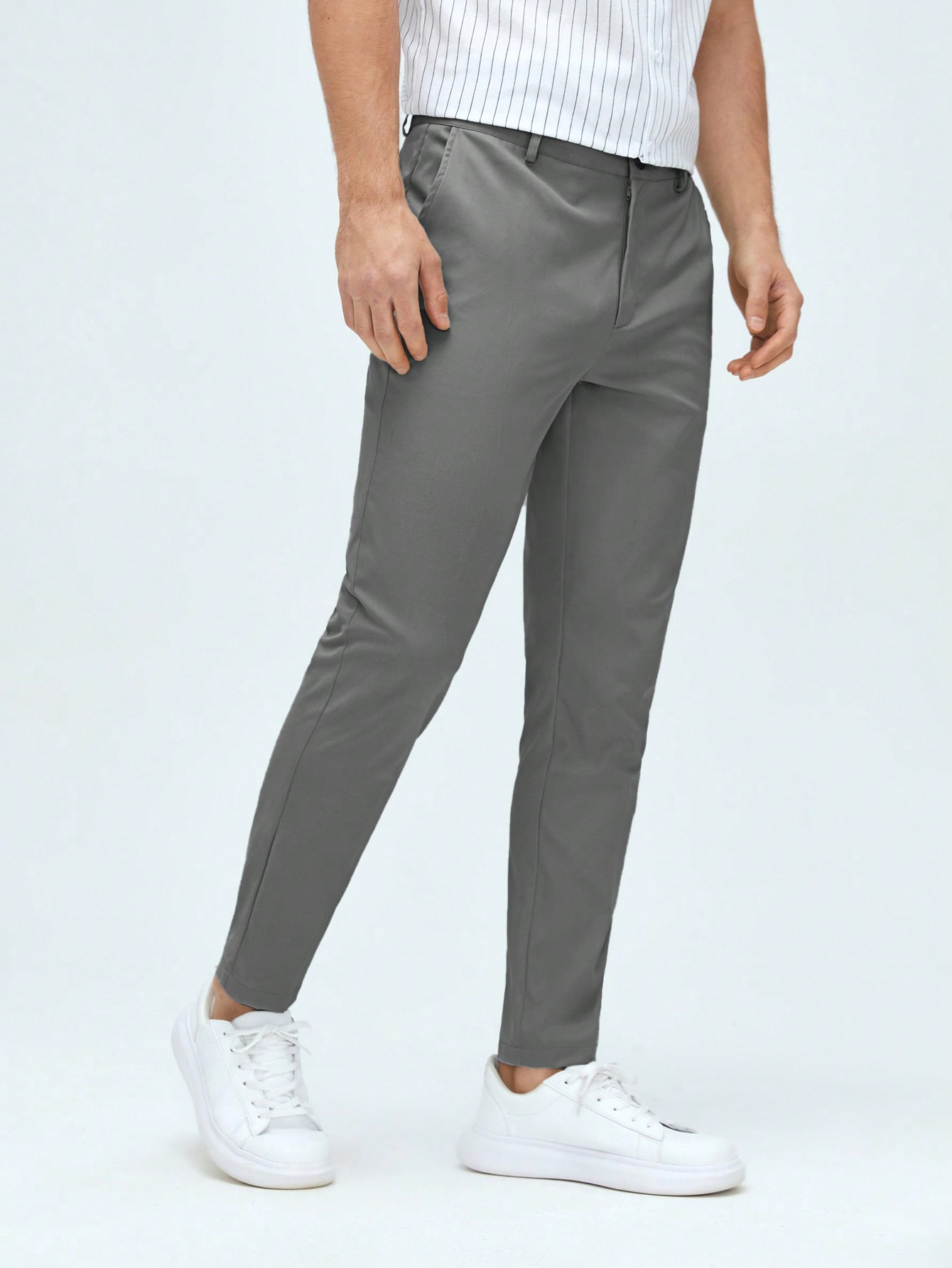 цена Мужские классические классические брюки из тканого материала с боковыми карманами Manfinity Mode, темно-серый