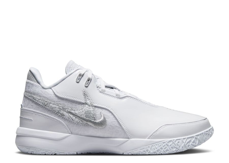 

Кроссовки Nike Zoom Lebron Nxxt Gen Ampd 'White Metallic Silver', белый