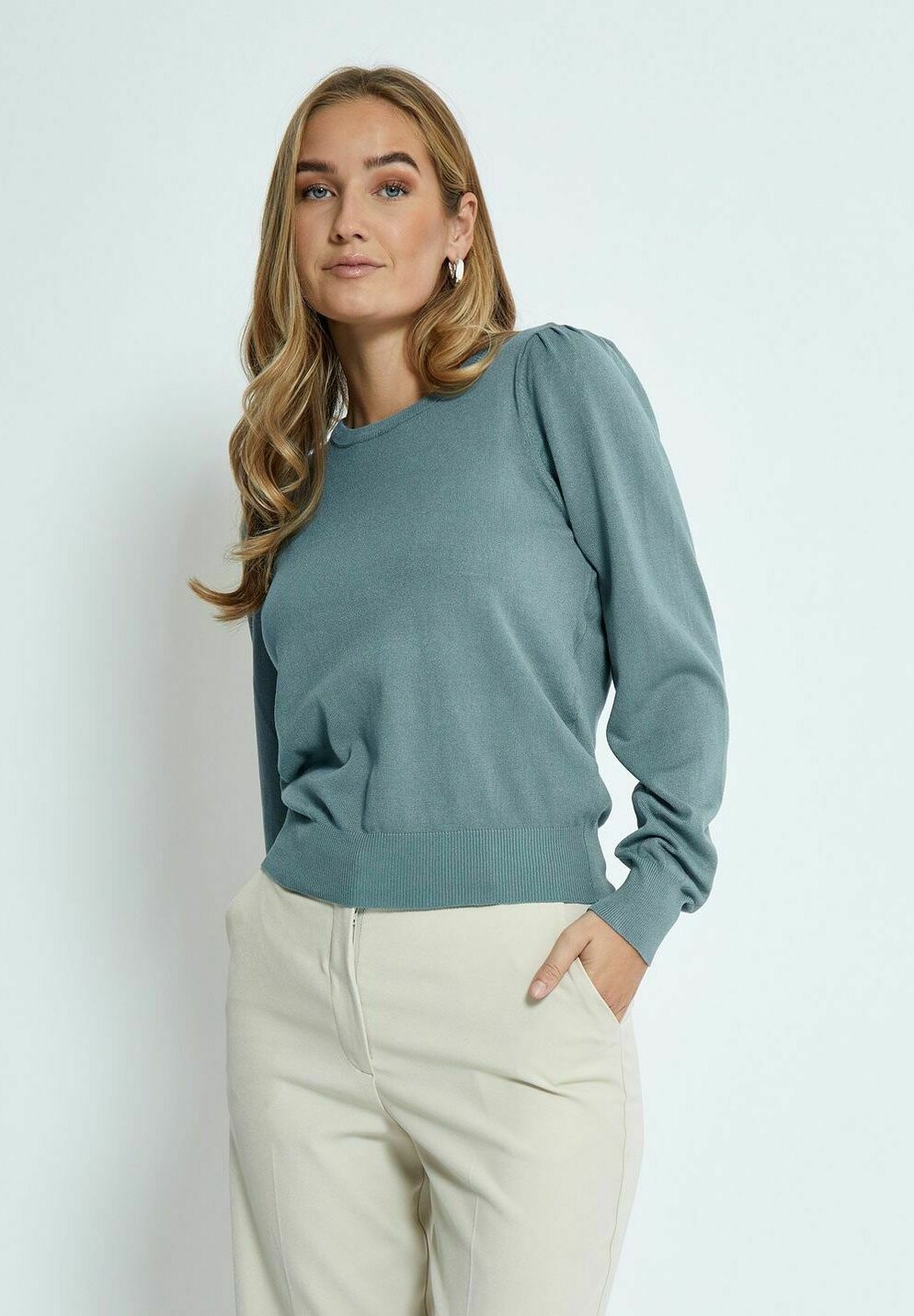 

Вязаный свитер TANA PUFF LONGSLEEVE PEPPERCORN, синий