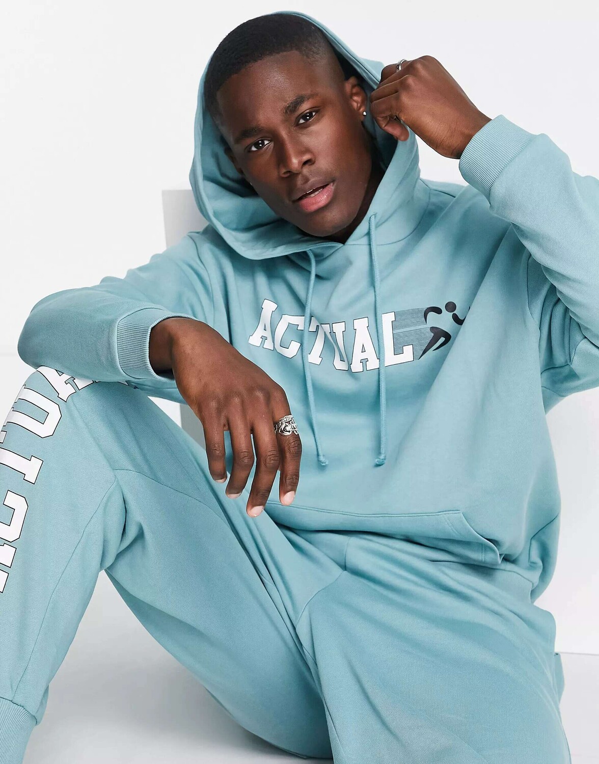 

Синяя толстовка оверсайз с графическим логотипом ASOS Actual, Синий