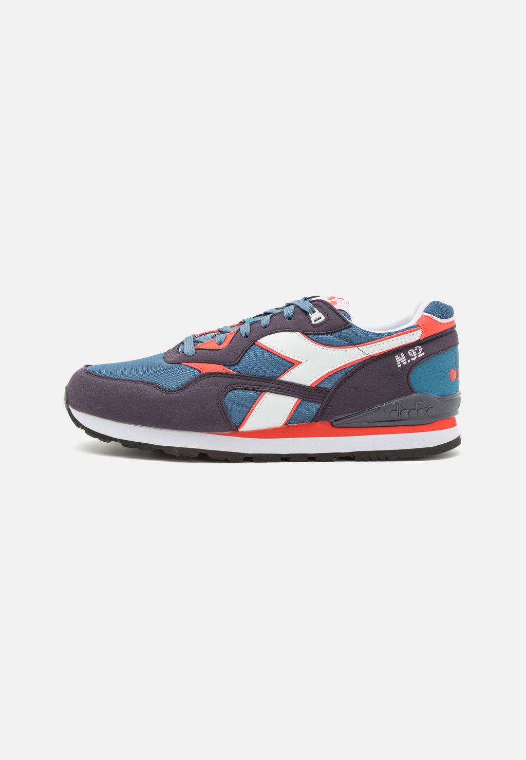 

Кроссовки Diadora