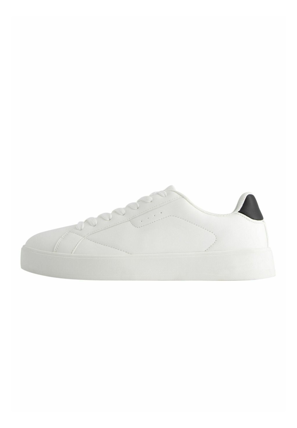 

Кроссовки низкие CONTRAST Bershka, цвет white