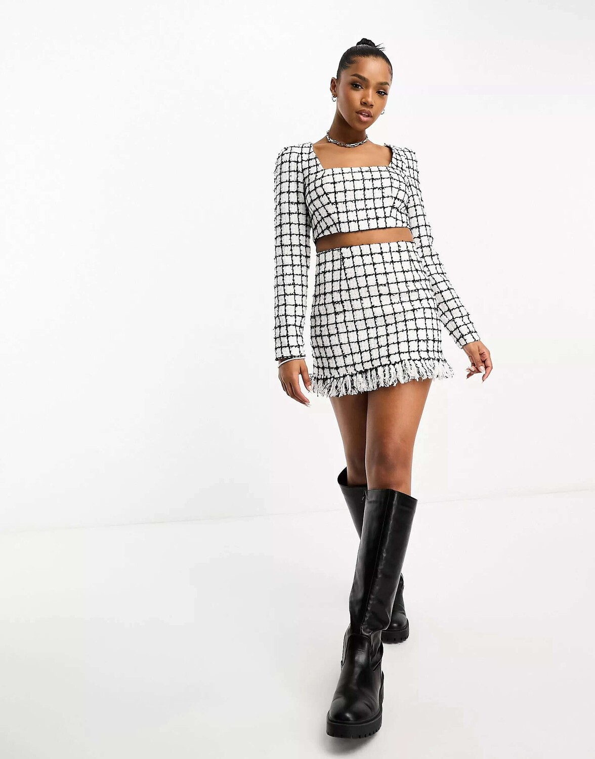 

Мини-юбка в моноклетку из букле с бахромой ASOS