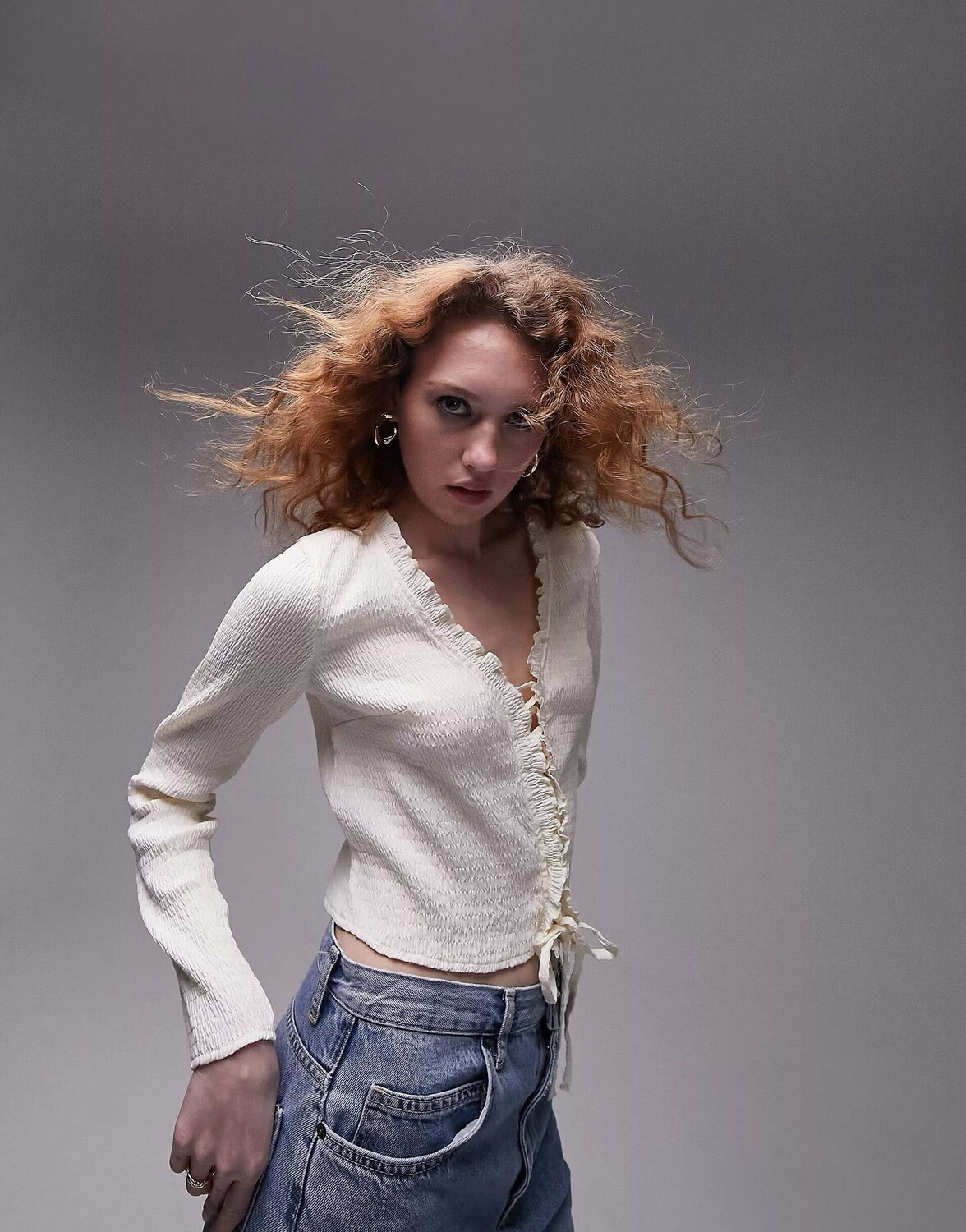 

Текстурированный топ с длинными рукавами и шнуровкой Topshop