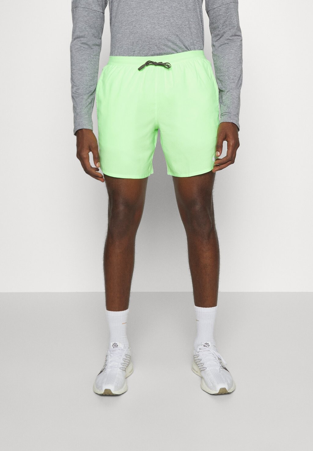 

Спортивные шорты STRIDE Nike, лаймовый взрыв