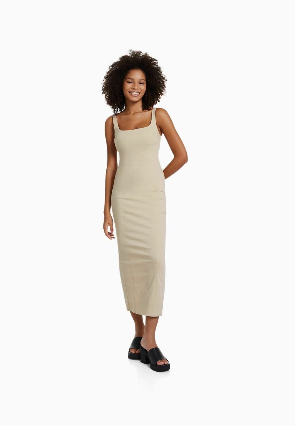 

Длинное платье Bershka