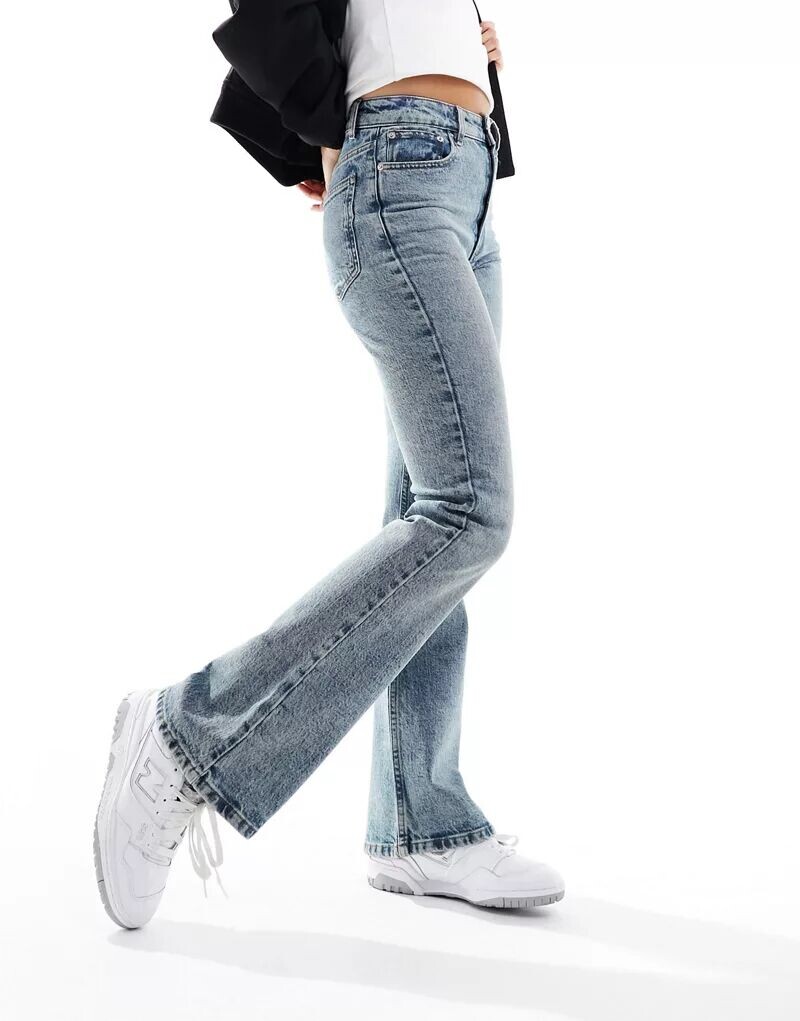

Голубые расклешенные джинсы ASOS