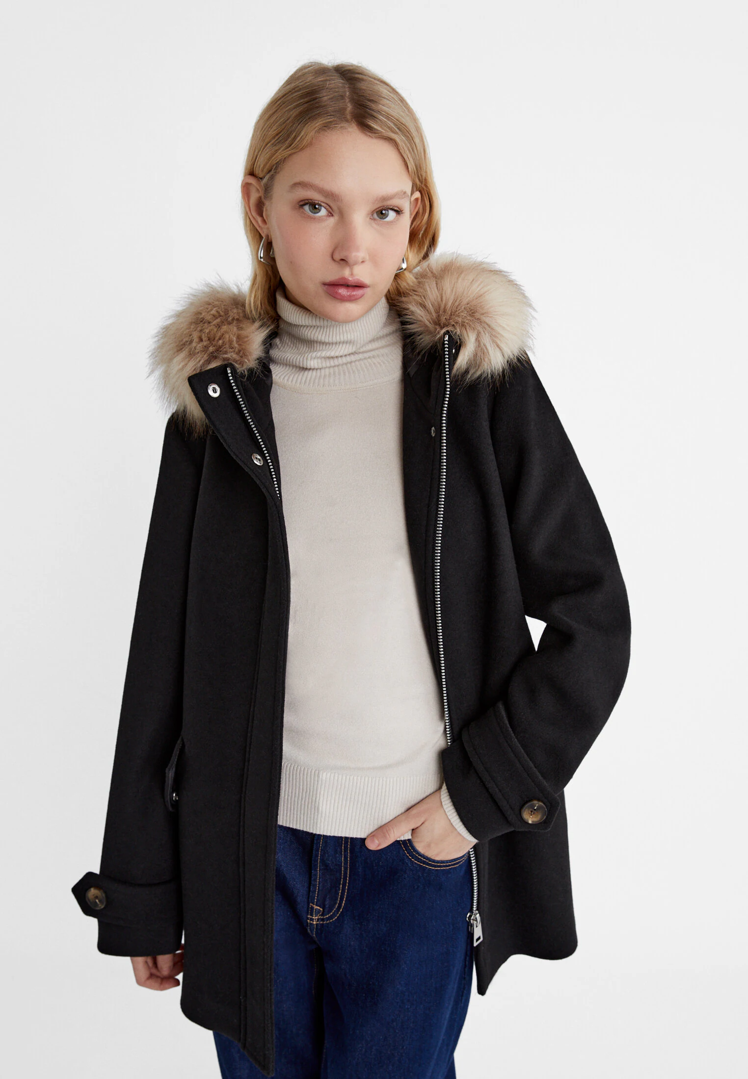 

Укороченное пальто из фетра Stradivarius, черный
