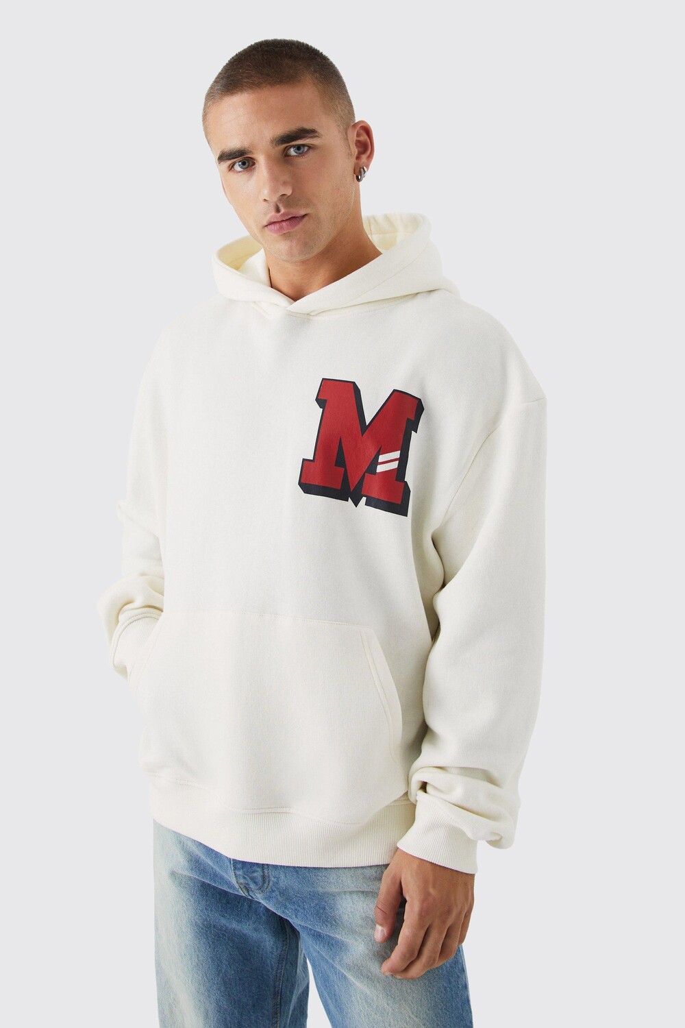 

Худи оверсайз boxy varsity m с принтом Boohoo, экру