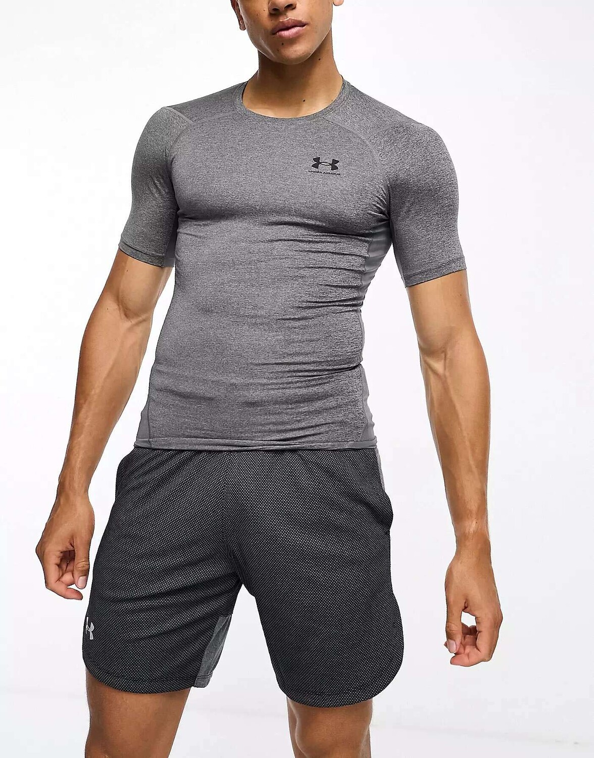 

Серая футболка с базовым слоем Under Armour Training HeatGear