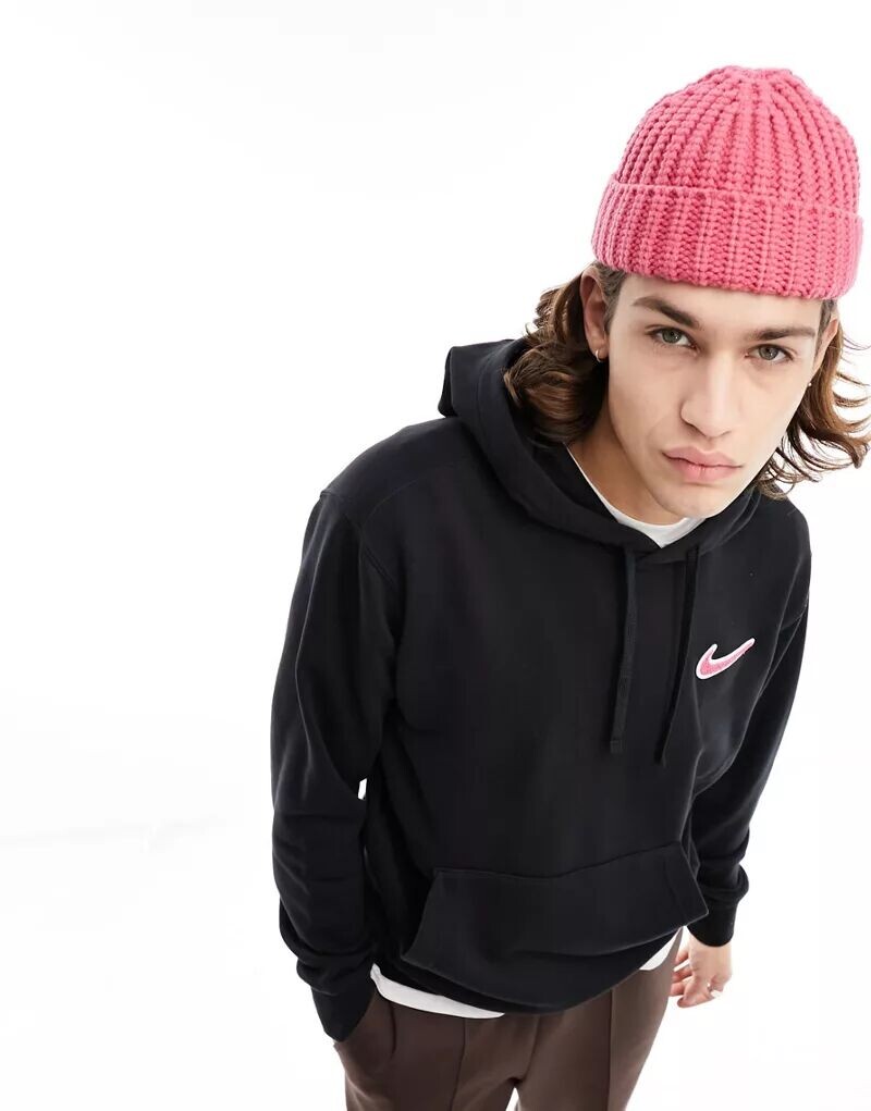 

Черная худи с логотипом Nike Swoosh