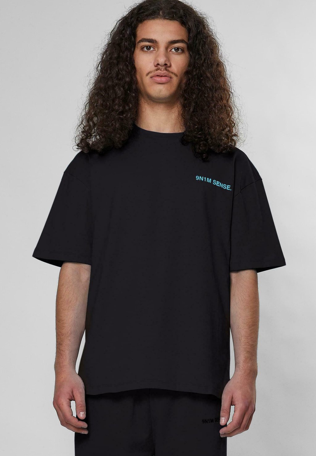 Базовая футболка Essential 9N1M SENSE, черный