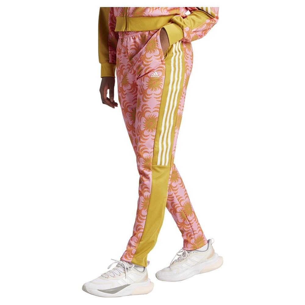 

Брюки adidas Farm Tiro, желтый