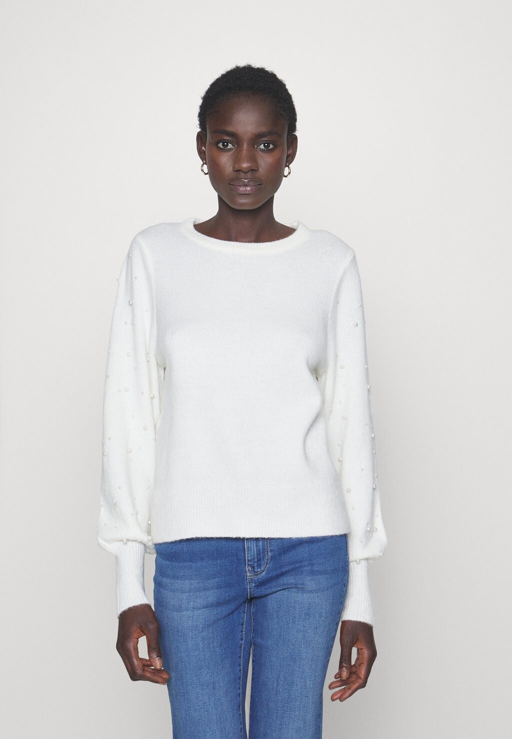 

Джерси de punto ONLY Tall ONLKINNE PEARL DETAIL O NECK, цвет cloud dancer