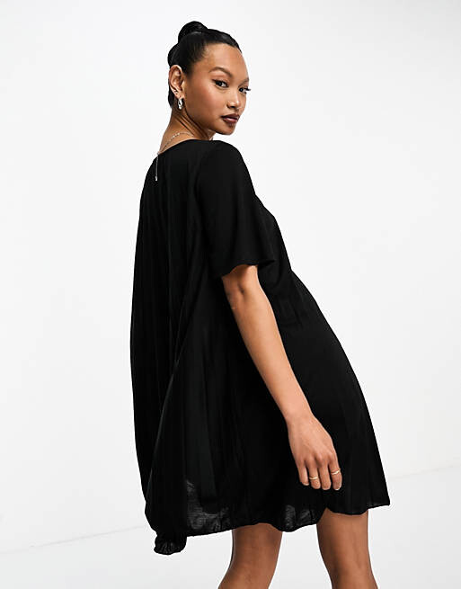 

Черное свободное платье мини с короткими рукавами и складками ASOS DESIGN, Черный