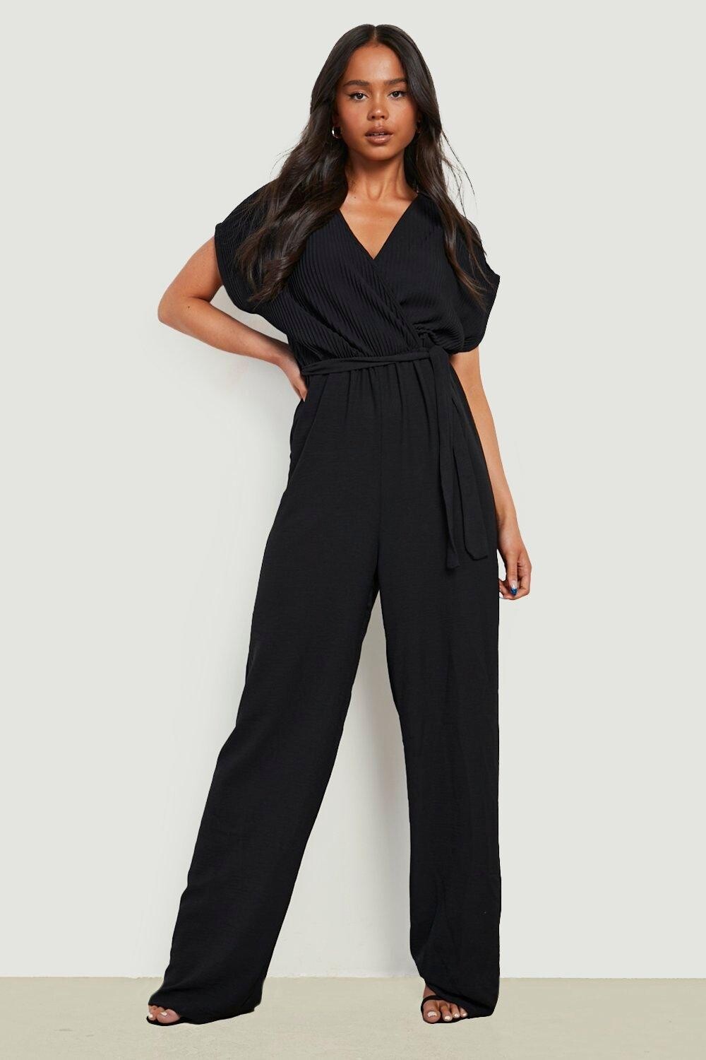 

Комбинезон petite plise batwing с поясом Boohoo, черный