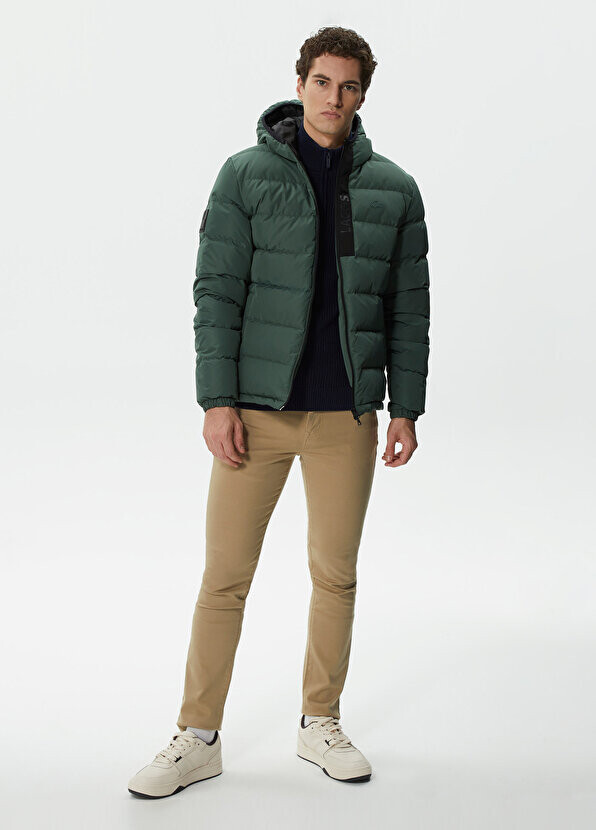 

Стеганое мужское пальто цвета хаки с капюшоном Lacoste