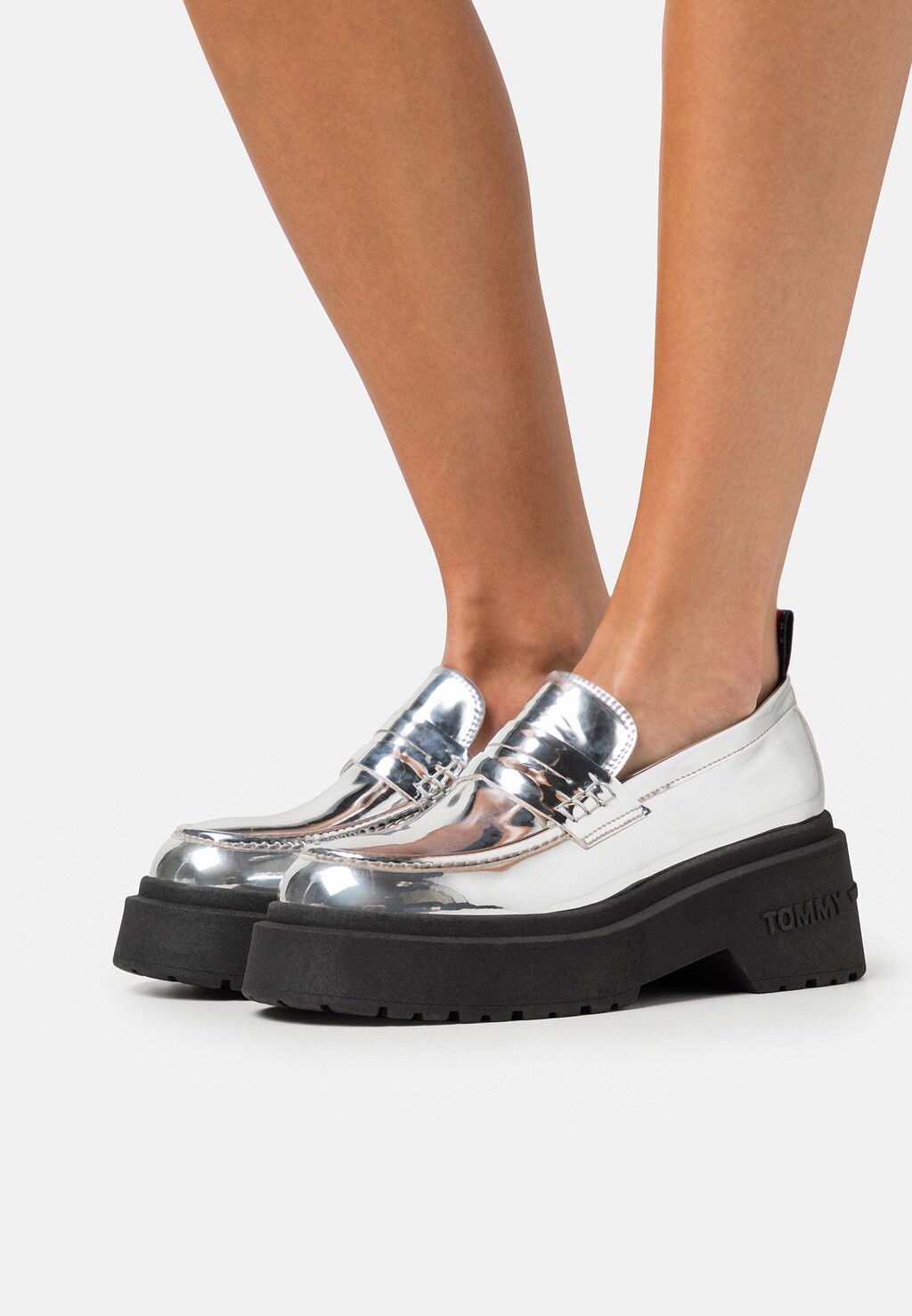 

Слипоны CHUNKY LOAFER Tommy Jeans, серебристый