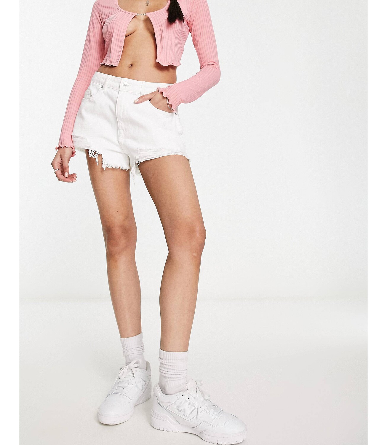 

Белые джинсовые шорты с рваными краями Miss Selfridge Festival