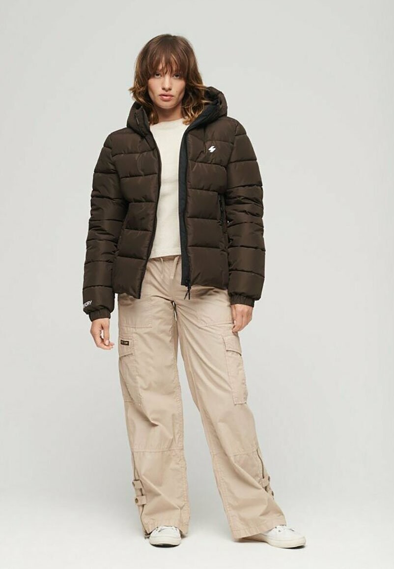

Куртка Superdry SPIRIT PUFFER, цвет dark oak brown