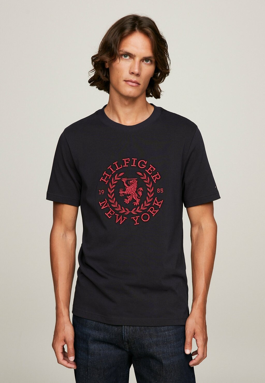 

Футболка с принтом Crest Tommy Hilfiger, цвет desert sky