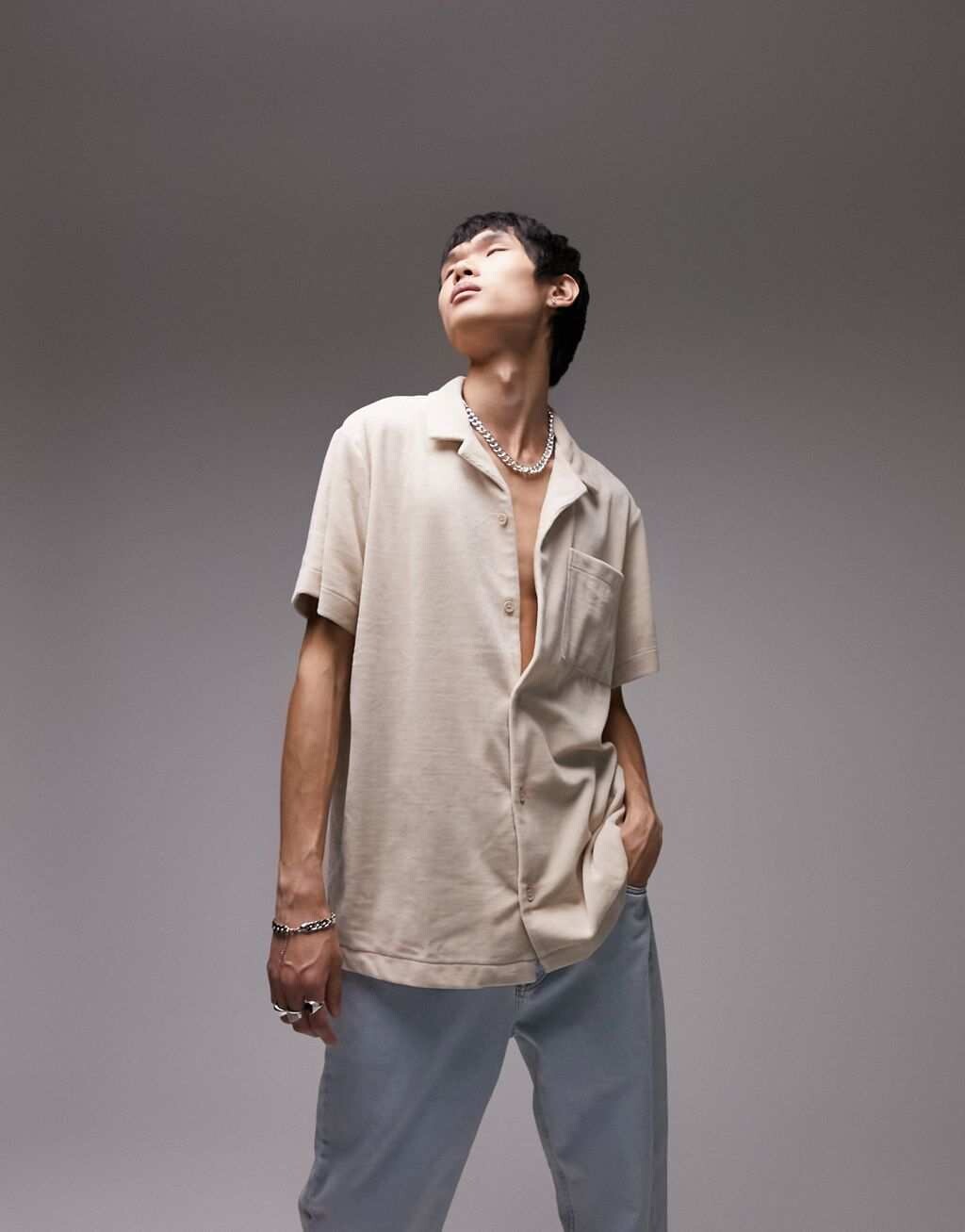 

Рубашка оверсайз с камнем Topman