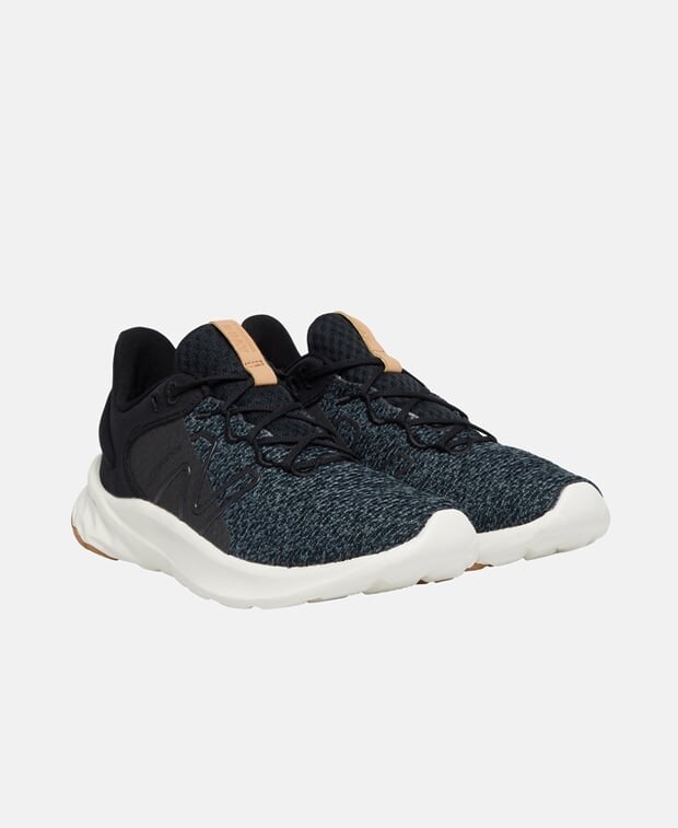 

Кроссовки New Balance, черный