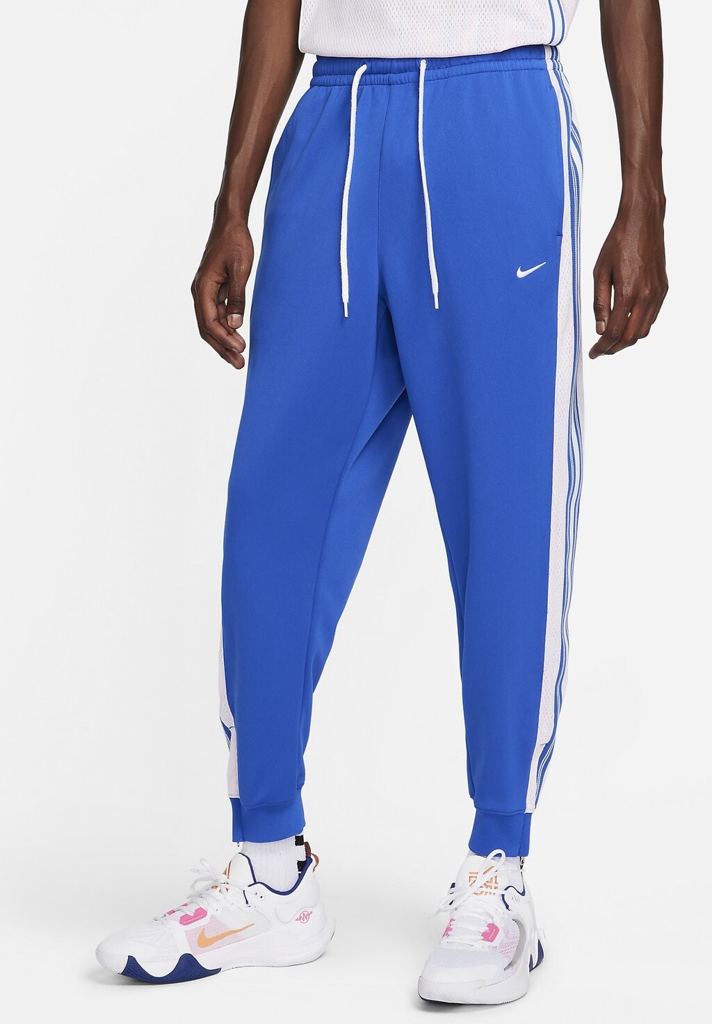 

Спортивные брюки Nike