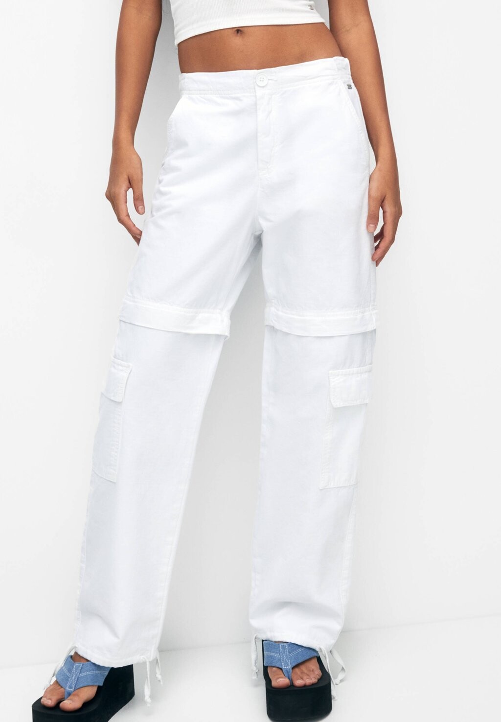 

Брюки карго PULL&BEAR, белый