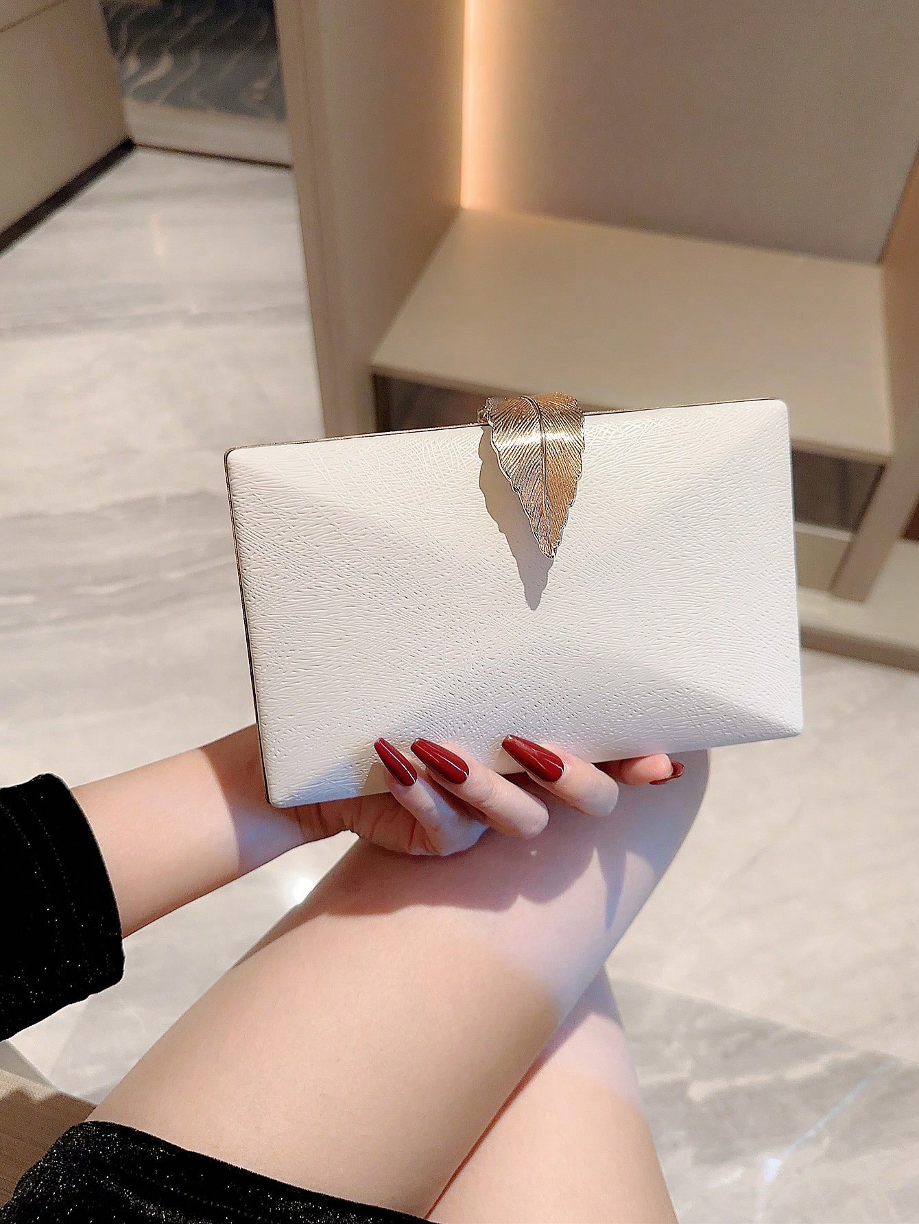 Женская модная металлическая сумка-клатч со сверкающей пряжкой в ​​форме листа, белый