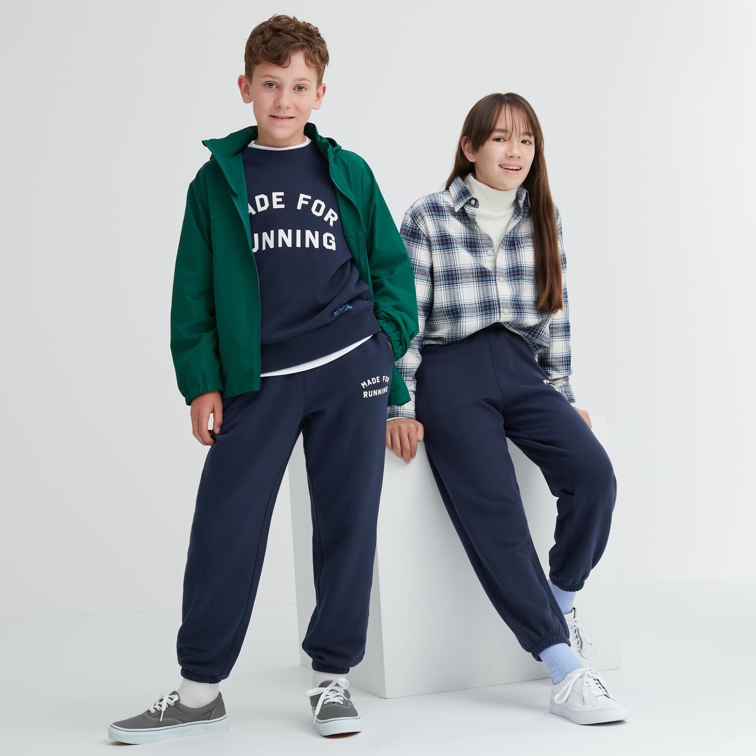 

Детские ультраэластичные мягкие джоггеры Uniqlo, темно-синий