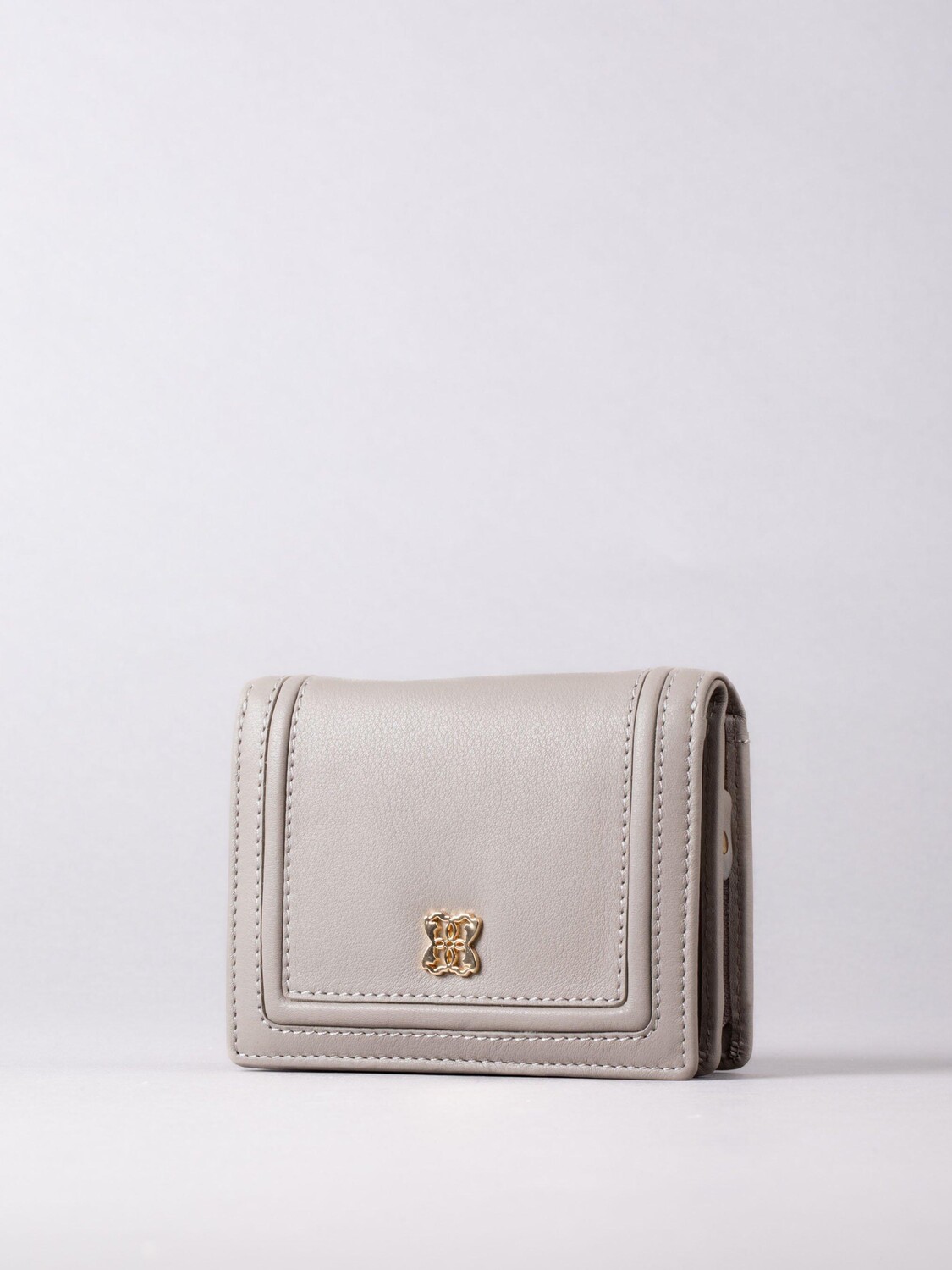 

Маленькая кожаная сумочка с клапаном Icon Lakeland Leather, серый
