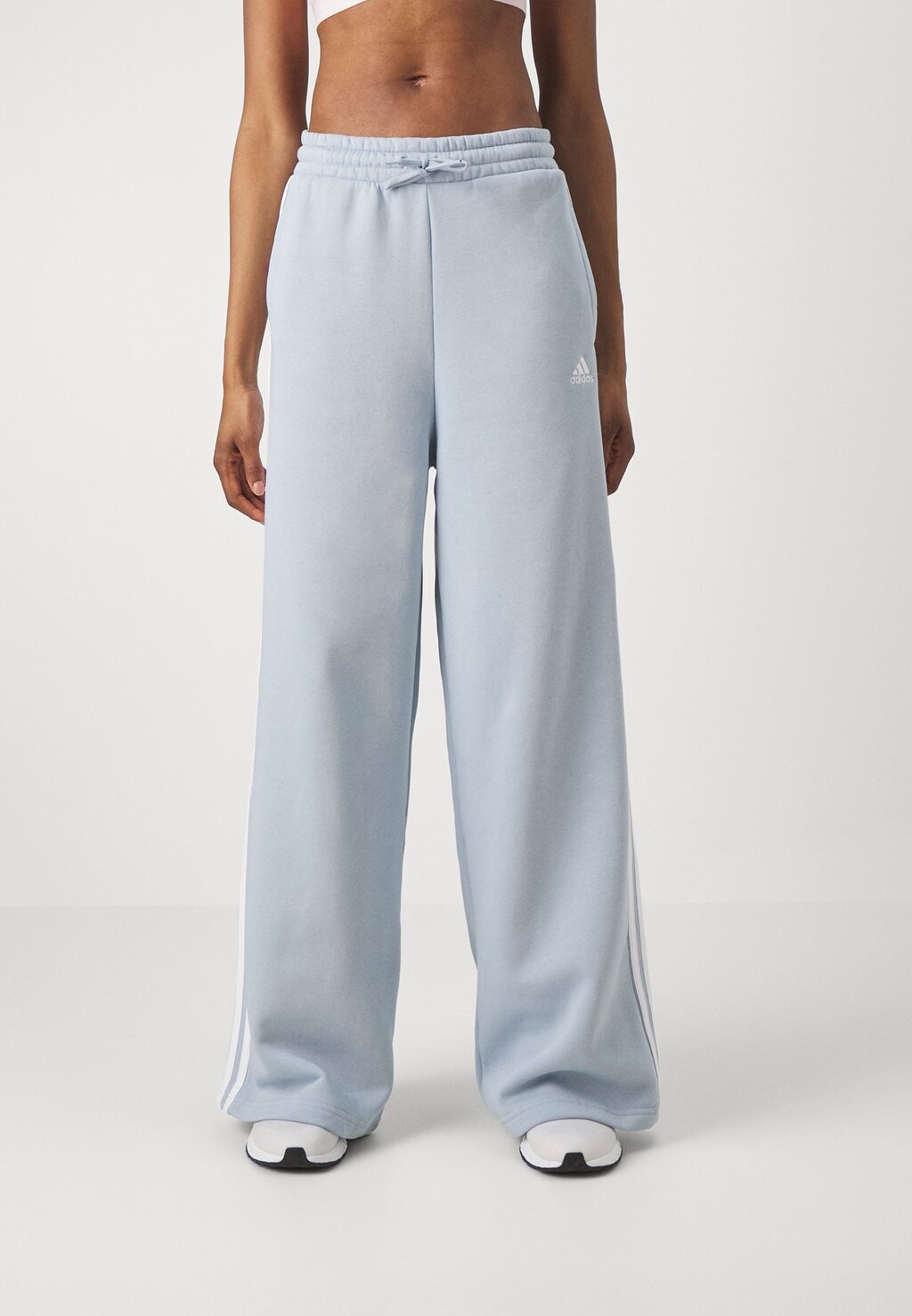 

Брюки для бега ESSENTIALS STRIPES WIDE PANT adidas Sportswear, цвет blue