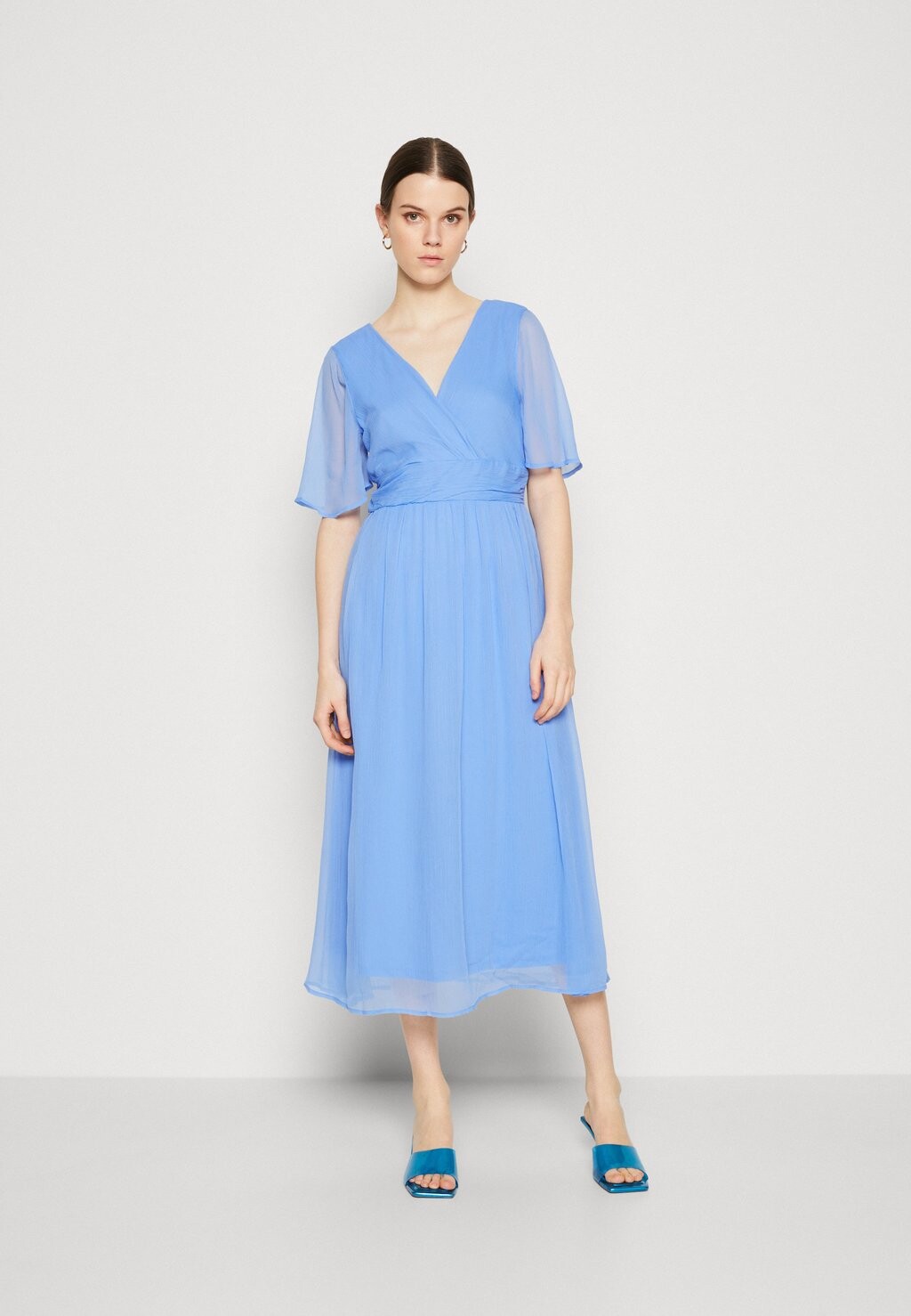 

Элегантное платье Vero Moda